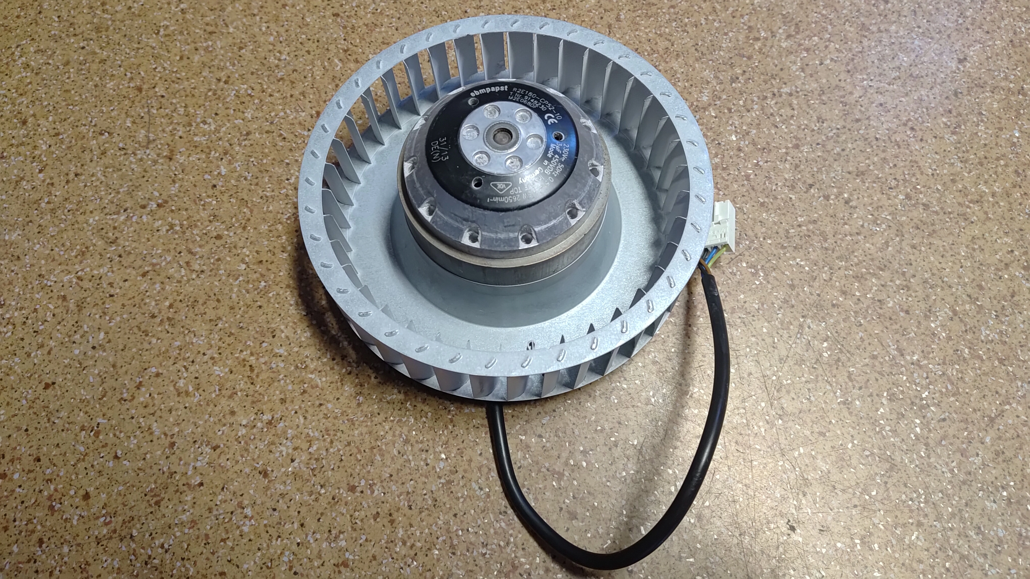 R2E180-CP52-10 wentylator z suszarki miele